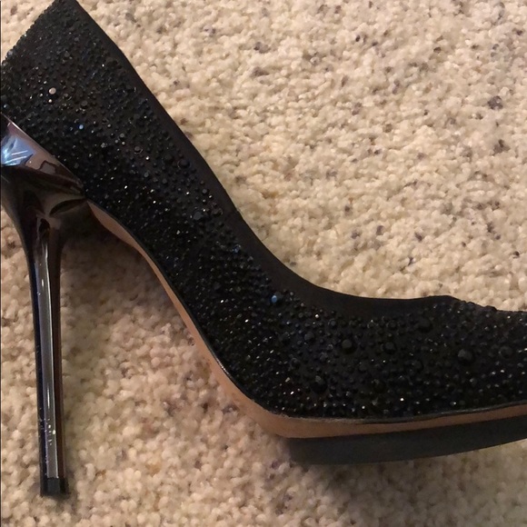 Black Crystal BCBGMAXAZRIA Heels in size 6. - Picture 6 of 7